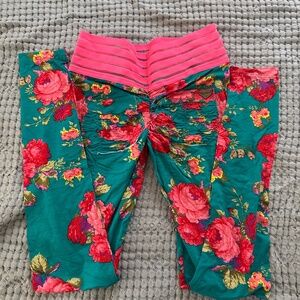 Cute booty scrunch butt leggings